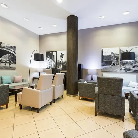 Courtyard By Marriott Hotel