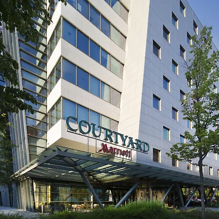 Courtyard By Marriott 4*