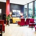 Courtyard By Marriott Hotel