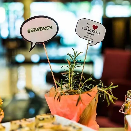 Courtyard By Marriott 4* Prague