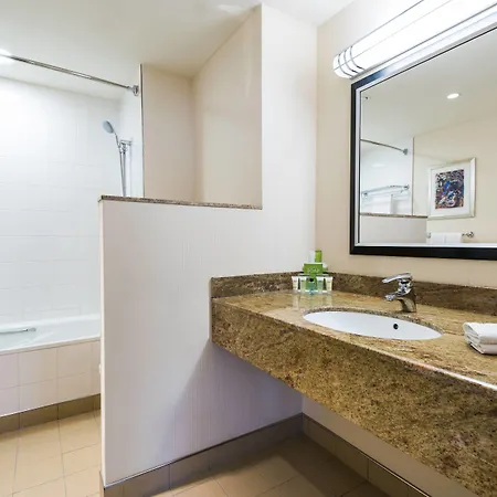 Courtyard By Marriott Hotel