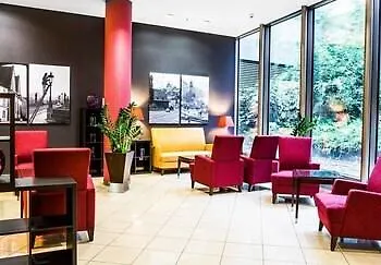 Courtyard By Marriott Hotel