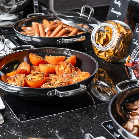 Courtyard By Marriott Prague