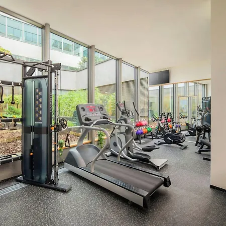 Отель Courtyard By Marriott 4*