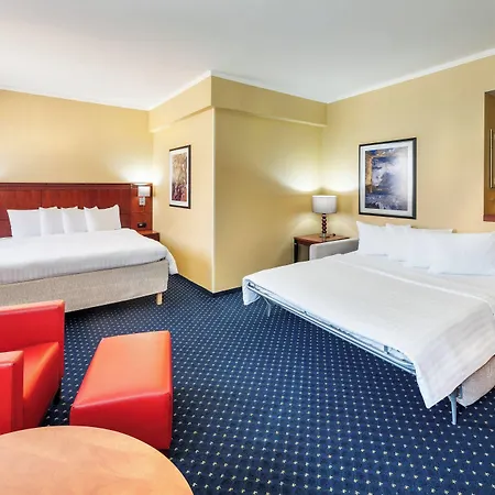 Courtyard By Marriott Отель Прага